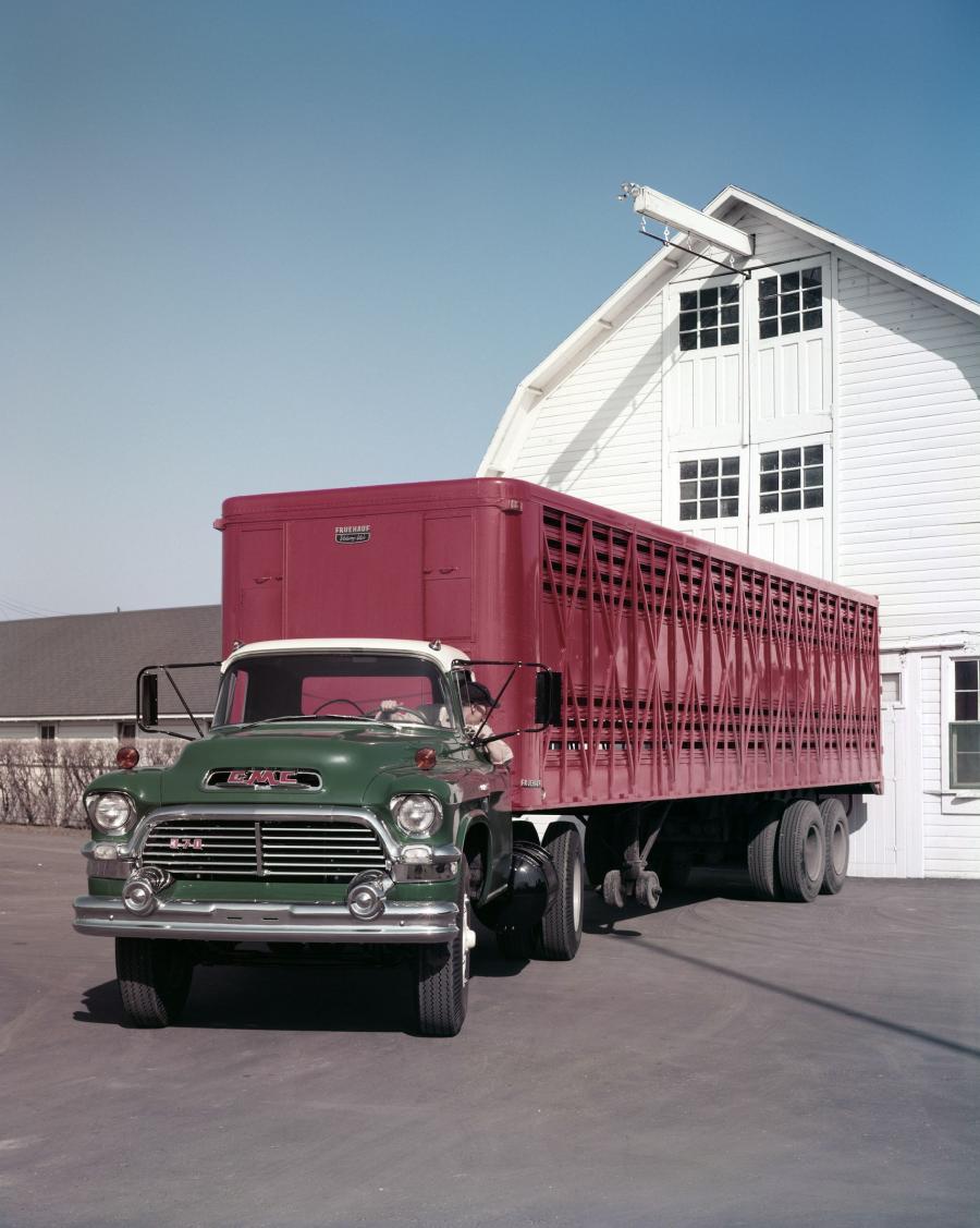  GMC 370 Tractor Truck 1957 года  (фото 1 из 1)